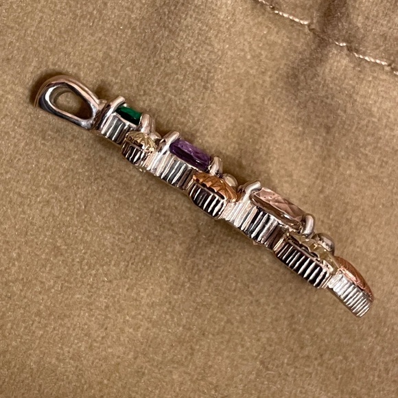 Coleman Co. Black Hills Gold Pendant - Picture 2 of 6